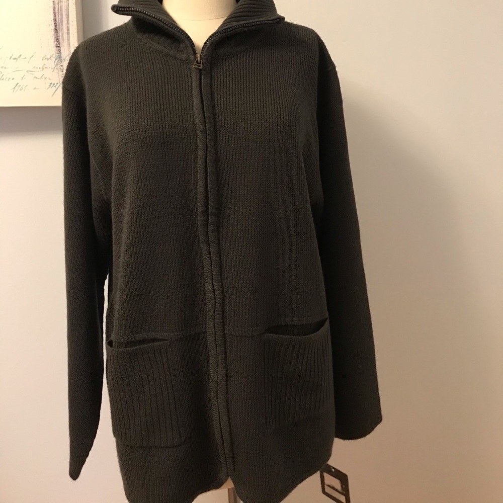 New Tally ho zip front chunky knit sweater.